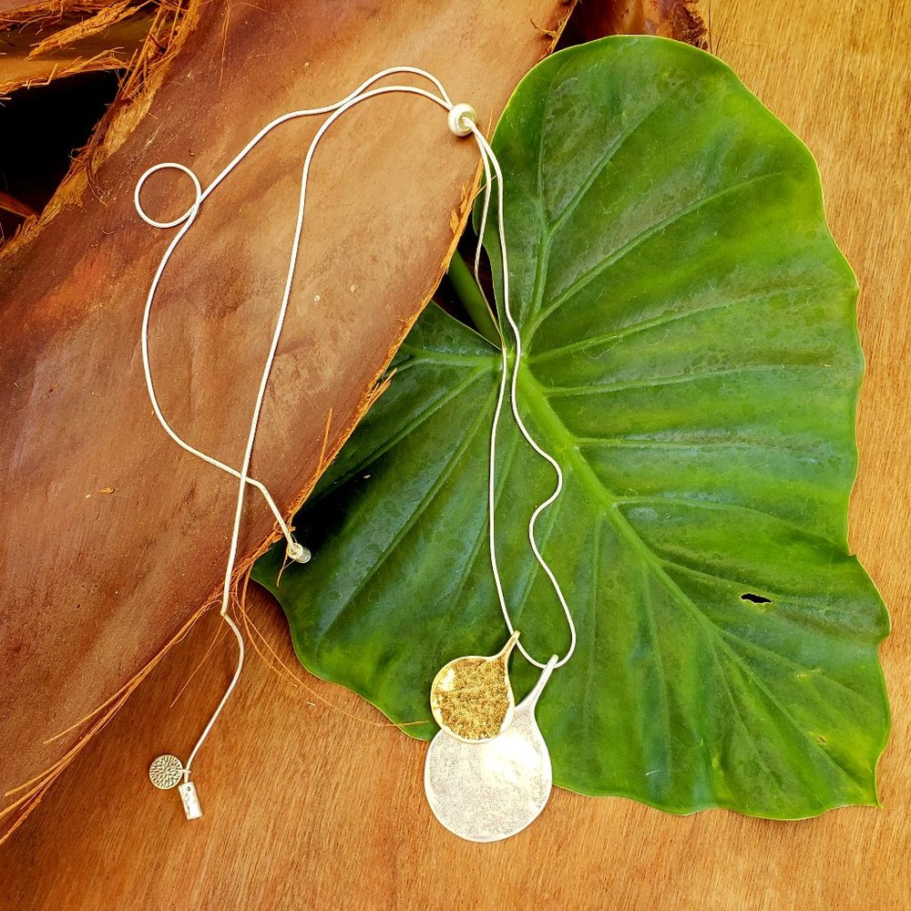 GOLD AND SILVER PULL THROUGH NECKLACE